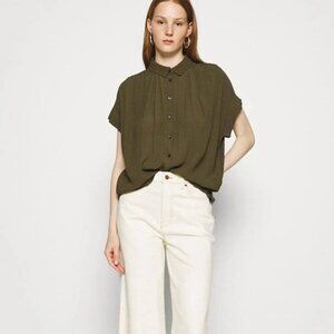 Madewell Olive Green Button up Short Sleeve Shirt - Small